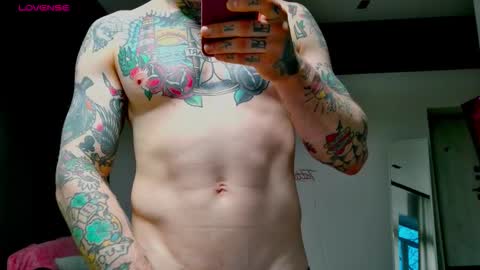 Snapshot of white_king999 chatting on November 13, 1:43 pm Max online show from November 13, 1:43 pm