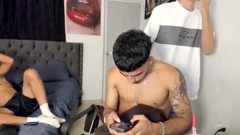white online show from April 26, 4:54 am