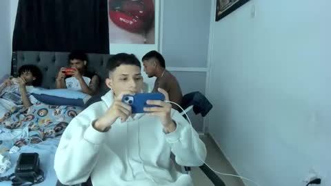 white online show from May 9, 5:12 am