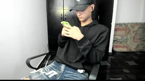 white online show from June 30, 4:57 am