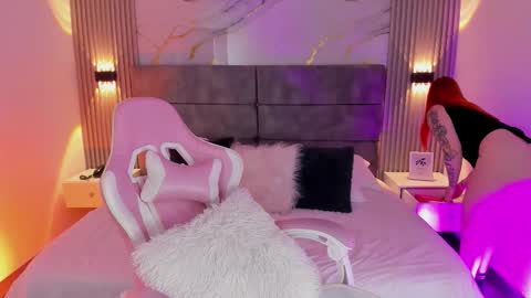 Snapshot of whiteatenea chatting on February 18, 3:24 am whiteatenea online show from February 18, 3:24 am