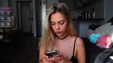 Snapshot of whitebanny chatting on February 10, 9:47 am Kate online show from February 10, 9:47 am