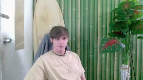 Snapshot of whiteboyinasia chatting on October 13, 2:33 am Christian online show from October 13, 2:33 am