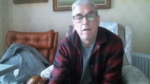 Snapshot of whitebriefs009 chatting on January 3, 3:22 pm whitebriefs009 online show from January 3, 3:22 pm