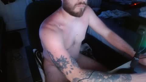 whitebubblebutt44 online show from May 14, 8:32 am