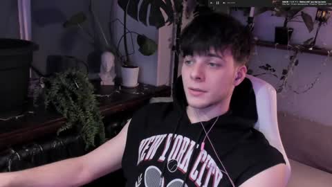 Snapshot of whiteegrimm chatting on December 3, 5:23 pm Gus online show from December 3, 5:23 pm