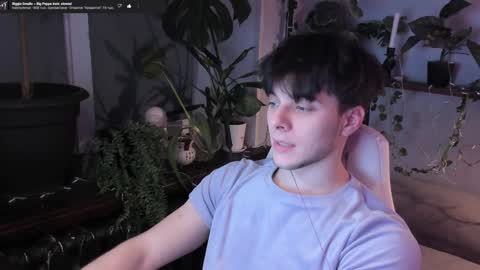 Snapshot of whiteegrimm chatting on December 22, 8:58 pm Gus online show from December 22, 8:58 pm