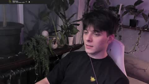 Snapshot of whiteegrimm chatting on December 23, 9:18 pm Gus online show from December 23, 9:18 pm