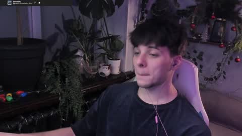 Snapshot of whiteegrimm chatting on December 28, 10:44 pm Gus online show from December 28, 10:44 pm