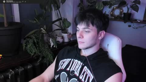 Snapshot of whiteegrimm chatting on January 6, 4:44 pm Gus online show from January 6, 4:44 pm