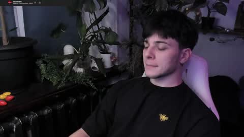 Snapshot of whiteegrimm chatting on January 16, 8:57 pm Gus online show from January 16, 8:57 pm