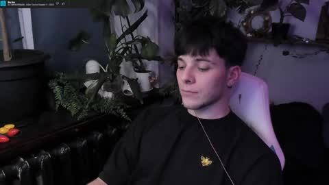 Snapshot of whiteegrimm chatting on January 16, 11:59 pm Gus online show from January 16, 11:59 pm