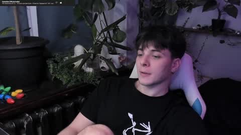 Snapshot of whiteegrimm chatting on January 18, 10:39 pm Gus online show from January 18, 10:39 pm