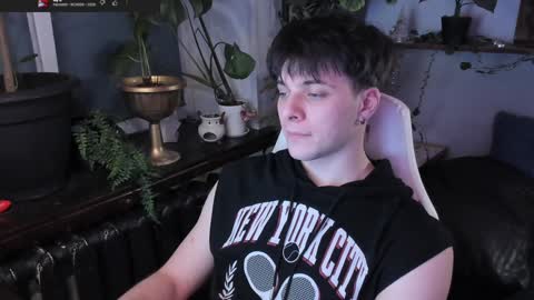 Snapshot of whiteegrimm chatting on January 21, 5:20 pm Gus online show from January 21, 5:20 pm