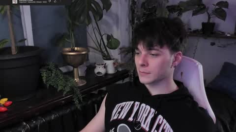 Snapshot of whiteegrimm chatting on January 22, 6:31 pm Gus online show from January 22, 6:31 pm