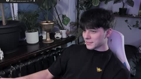 Snapshot of whiteegrimm chatting on January 28, 9:19 pm Gus online show from January 28, 9:19 pm