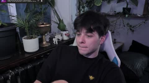 Gus online show from February 7, 11:45 pm