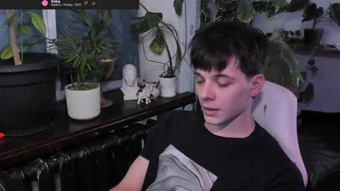 Snapshot of whiteegrimm chatting on February 22, 7:03 pm Gus online show from February 22, 7:03 pm