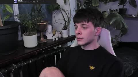 Snapshot of whiteegrimm chatting on February 28, 7:03 pm Gus online show from February 28, 7:03 pm