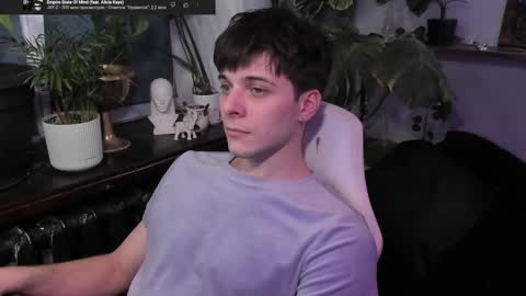 Snapshot of whiteegrimm chatting on March 9, 8:42 pm Gus online show from March 9, 8:42 pm