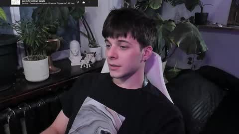 Snapshot of whiteegrimm chatting on March 11, 9:59 pm Gus online show from March 11, 9:59 pm