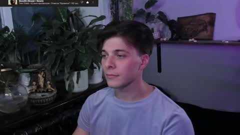 Snapshot of whiteegrimm chatting on September 19, 7:58 pm Gus online show from September 19, 7:58 pm