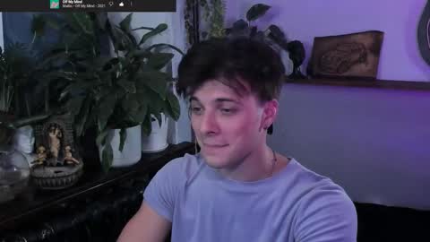 Snapshot of whiteegrimm chatting on September 22, 7:27 pm Gus online show from September 22, 7:27 pm