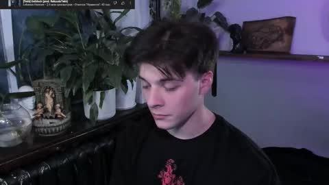 Snapshot of whiteegrimm chatting on October 5, 6:39 pm Gus online show from October 5, 6:39 pm