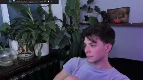 Snapshot of whiteegrimm chatting on October 24, 9:55 pm Gus online show from October 24, 9:55 pm