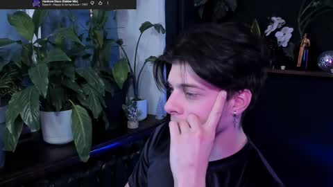 Snapshot of whiteegrimm chatting on January 9, 9:38 pm Gus online show from January 9, 9:38 pm