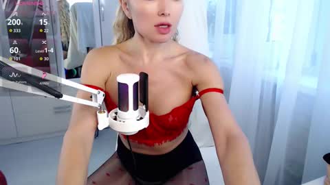 WhiteLaBunny online show from October 24, 9:38 am