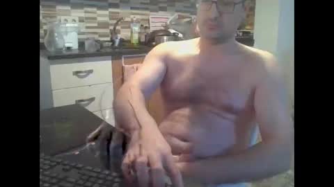 Snapshot of whitelion19666 chatting on October 22, 6:29 pm erhandemirci1987 online show from October 22, 6:29 pm