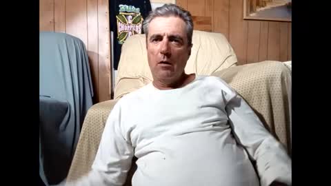 Snapshot of whitelion67 chatting on November 10, 6:07 pm whitelion67 online show from November 10, 6:07 pm