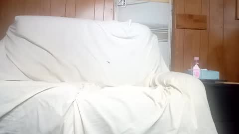 Snapshot of whitelion67 chatting on April 11, 1:32 am whitelion67 online show from April 11, 1:32 am