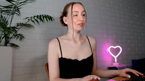 Snapshot of whiteprincessluna chatting on June 28, 12:00 pm You wont find me here on Saturdays and Sundays online show from June 28, 12:00 pm