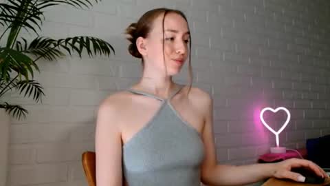 Snapshot of whiteprincessluna chatting on July 9, 12:20 pm You wont find me here on Saturdays and Sundays online show from July 9, 12:20 pm