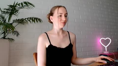 Snapshot of whiteprincessluna chatting on July 16, 12:33 pm You wont find me here on Saturdays and Sundays online show from July 16, 12:33 pm