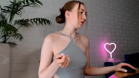 Snapshot of whiteprincessluna chatting on July 23, 12:36 pm You wont find me here on Saturdays and Sundays online show from July 23, 12:36 pm