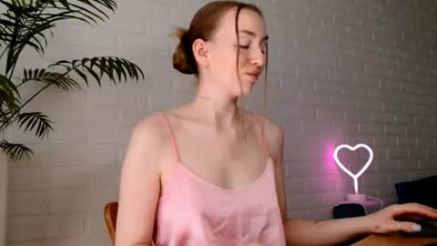 Snapshot of whiteprincessluna chatting on August 2, 12:03 pm You wont find me here on Saturdays and Sundays online show from August 2, 12:03 pm