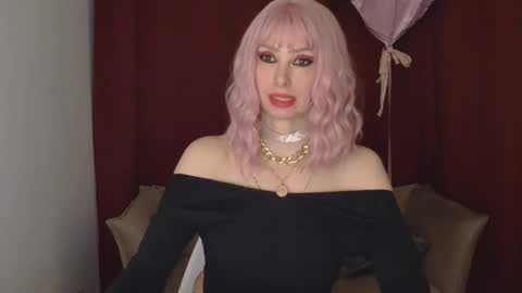 White Queen online show from February 20, 4:57 pm