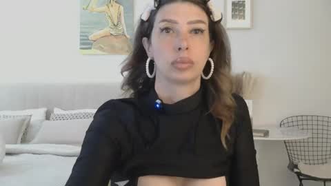 White Queen online show from June 9, 3:07 am