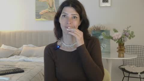 Snapshot of whitequeen888 chatting on June 22, 6:27 pm White Queen online show from June 22, 6:27 pm