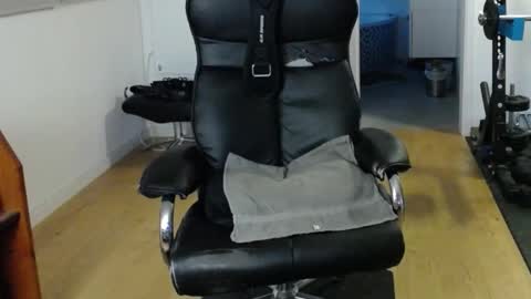 whiterabbit_86 online show from December 19, 2:13 pm