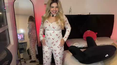Snapshot of whites_emma chatting on July 29, 1:59 am EMMA online show from July 29, 1:59 am