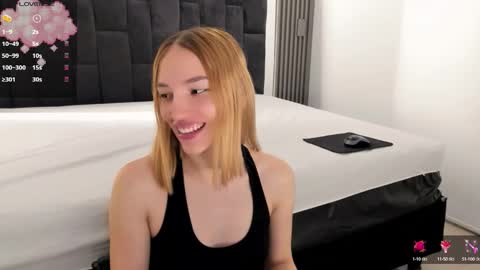 Snapshot of whitesun_01 chatting on October 27, 12:42 pm WhiteSun online show from October 27, 12:42 pm