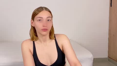 Snapshot of whitesun_01 chatting on June 13, 1:42 pm WhiteSun online show from June 13, 1:42 pm
