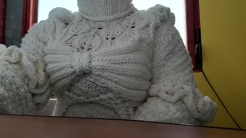 Snapshot of whitesweater chatting on September 29, 6:07 am whitesweater online show from September 29, 6:07 am