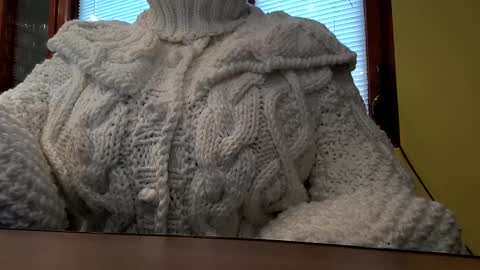 Snapshot of whitesweater chatting on October 8, 7:06 am whitesweater online show from October 8, 7:06 am