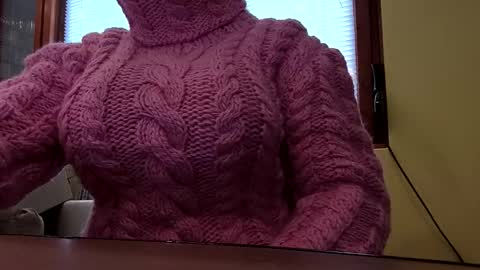 Snapshot of whitesweater chatting on December 3, 7:27 am whitesweater online show from December 3, 7:27 am