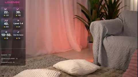 Snapshot of whitneyandrews chatting on December 14, 5:24 am whitneyandrews online show from December 14, 5:24 am